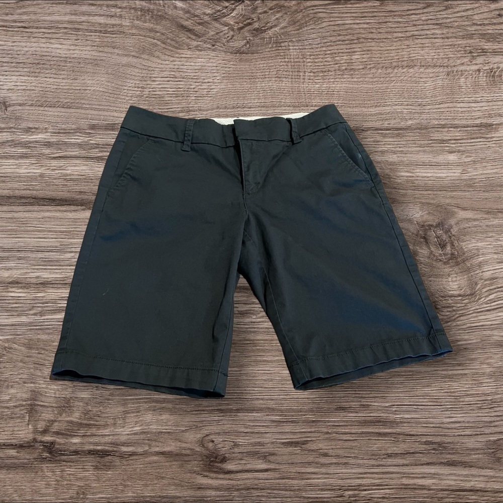 Stylus Women’s Black Bermuda Shorts Size 6